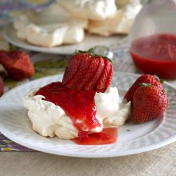 Meringue with Strawberries Rhubarb