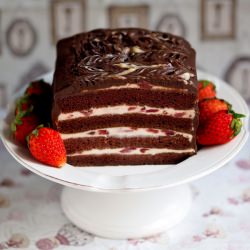 Eggless Chocolate Strawberry Cake