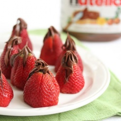 Nutella Stuffed Strawberries