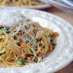 Pasta with Roasted Garlic and Oil