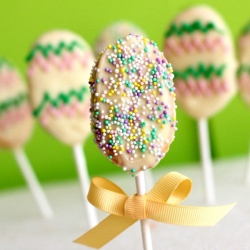 Easy Easter Cookie Pops