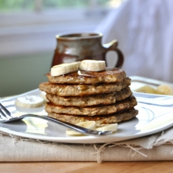 Vegan Banana Oat Pancakes