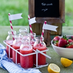 Rhubarb & Strawberry Lemonade