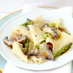 Asparagus, Mushroom & Leek Pasta