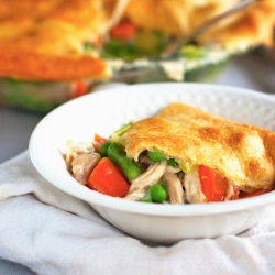 Garlic Chicken and Veggie Pot Pie