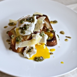 Eggs on Challah with Pesto