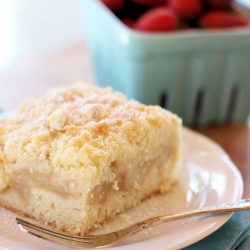 Apple Crumble Slice