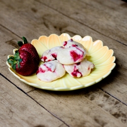 Strawberry Cheesecake Cookies