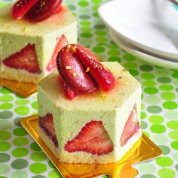 pistachio fraisier cakes