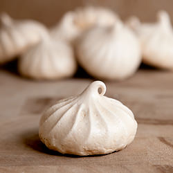 Double Vanilla Meringues