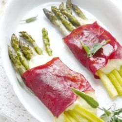 Asparagus rolls