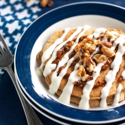 Healthy Cinnamon Roll Pancakes