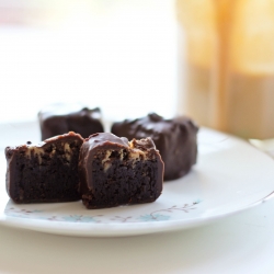 Chocolate PB Brownie Bites