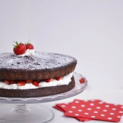 Strawberry and Chocolate Cake