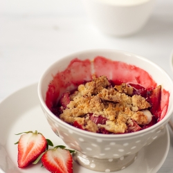 Strawberry Rhubarb Crumble