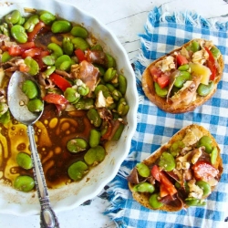 Broad beans bruschetta