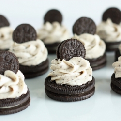 Oreo Cheesecake Bites