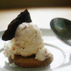 Apple Pie Ice Cream with Shortbread