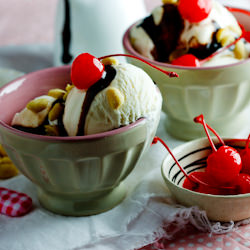 Salty Peanut & Chocolate Sundaes