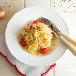 Egg and Chilli Spaghetti