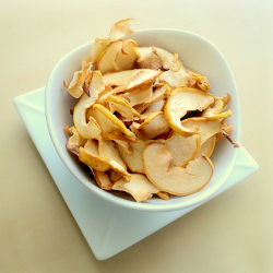 Dried apples from the oven