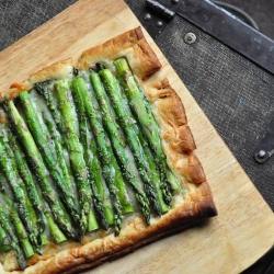 Gruyere and Asparagus Tart