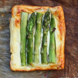 Asparagus & Mascarpone mini-tarts