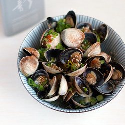 Sake-Steamed Clams