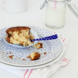 Sour Cream Streusel Cupcakes