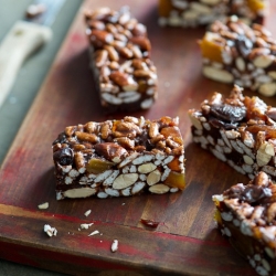 No-Bake Fruit & Nut Bar w Nutella