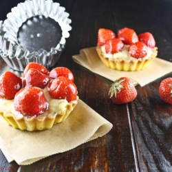 Tartalettes w/ strawberries