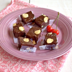 Bailey’s Chocolate Macadamia Fudge