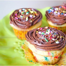 Funfetti Yellow Cupcakes