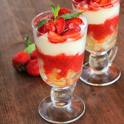 Mousse with Strawberries