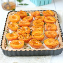 Apricot Tart w/Cashew Sour Cream