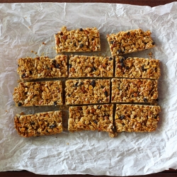 Granola Bars with Coconut and Currants