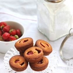 Financiers with Strawberries