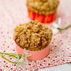 Rhubarb Maple Muffins