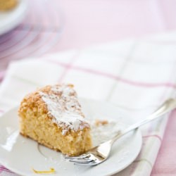 Majorcan almond cake