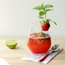 Fresh Strawberry Mojito