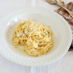 Spaghetti with gorgonzola