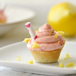 strawberry lemonade cupcakes