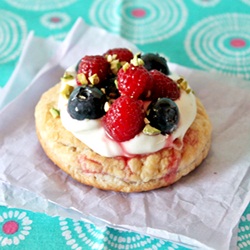 Berry Mascarpone Cream Tart