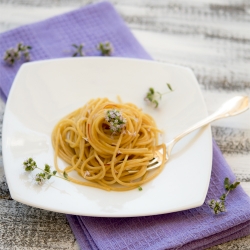 Spaghetti with Saffron and Flowers