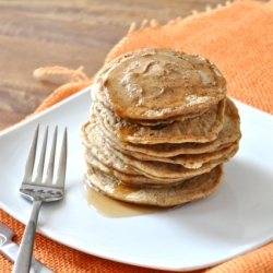 Vegan-friendly Carrot Cake Pancakes