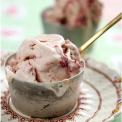 Roasted Strawberry Ice Cream