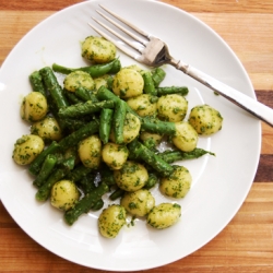 Gnocchi with Pesto and String Beans