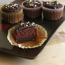 Chocolate Stuffed Cupcakes