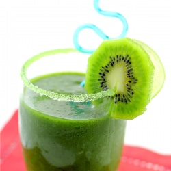 Green Drink with Kiwi and Spinach