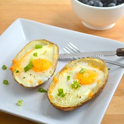 Baked Eggs in Potato Skins